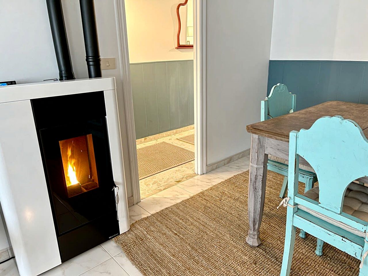 Charming Cabin with Outdoor Picnic Area Next to the Coast in A Coruña, Galicia