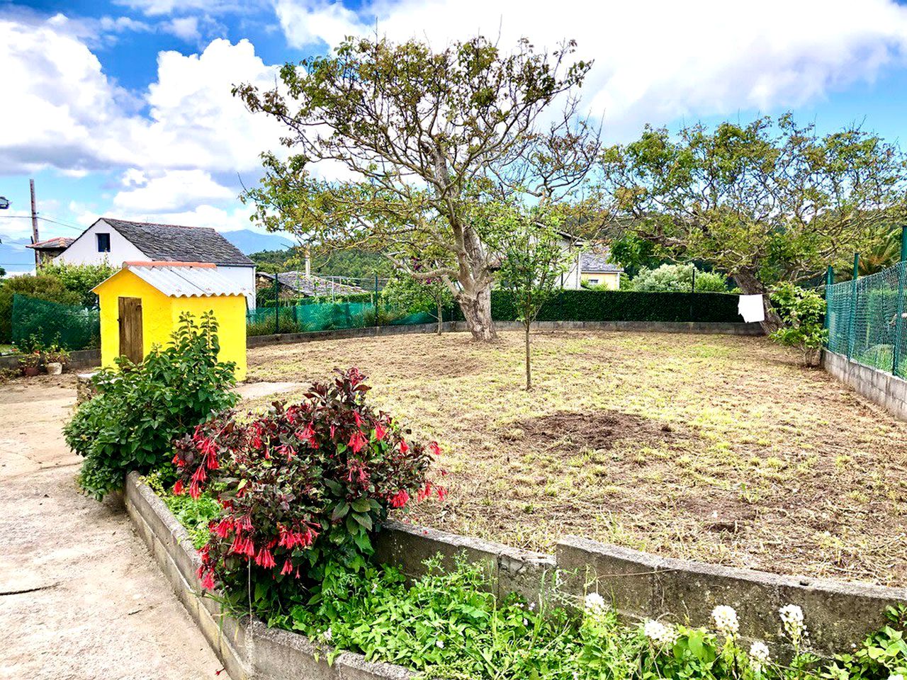 Charming Cabin with Outdoor Picnic Area Next to the Coast in A Coruña, Galicia