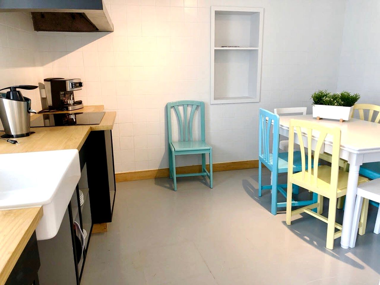 Charming Cabin with Outdoor Picnic Area Next to the Coast in A Coruña, Galicia