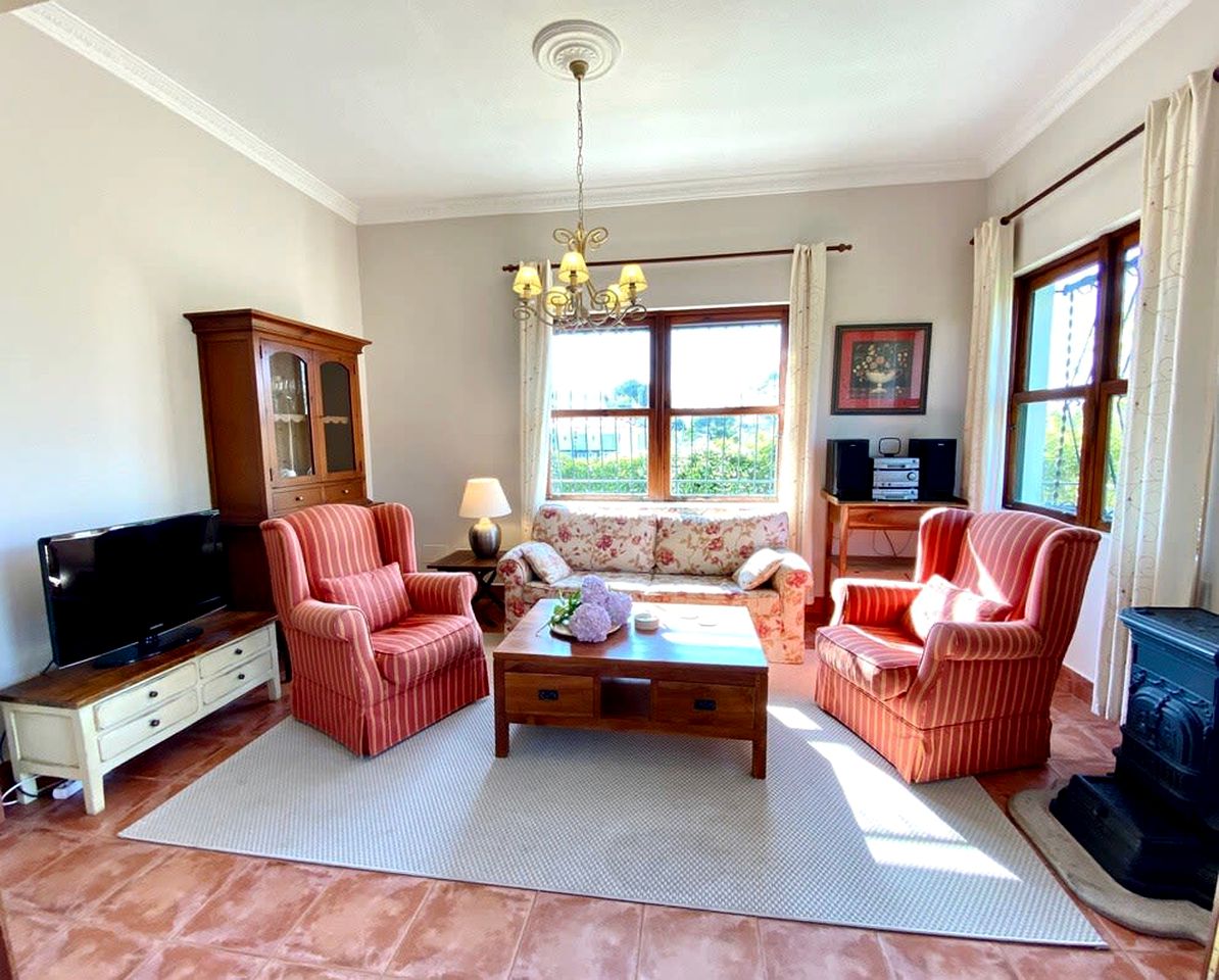 Vintage Luminous Cabin with Private Furnished Garden in Viveiro, Galicia