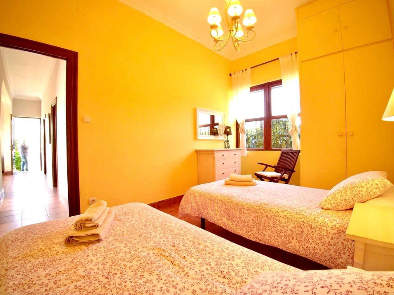 Vintage Luminous Cabin with Private Furnished Garden in Viveiro, Galicia