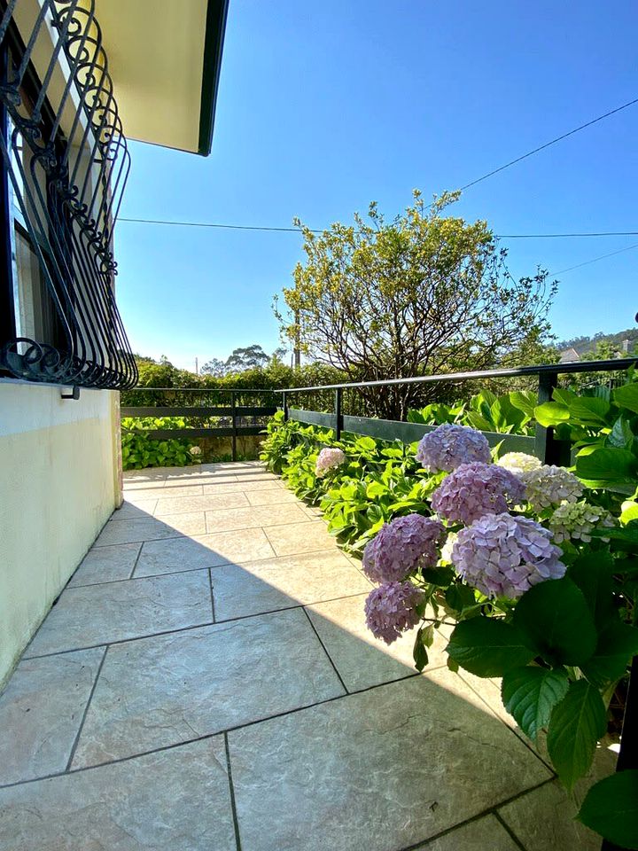 Vintage Luminous Cabin with Private Furnished Garden in Viveiro, Galicia