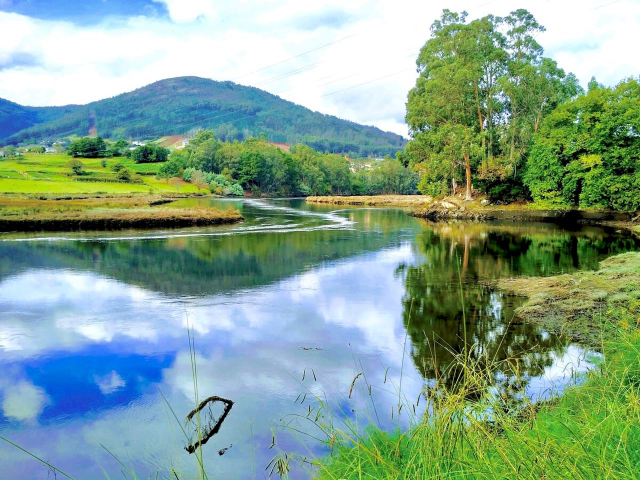 Vintage Luminous Cabin with Private Furnished Garden in Viveiro, Galicia