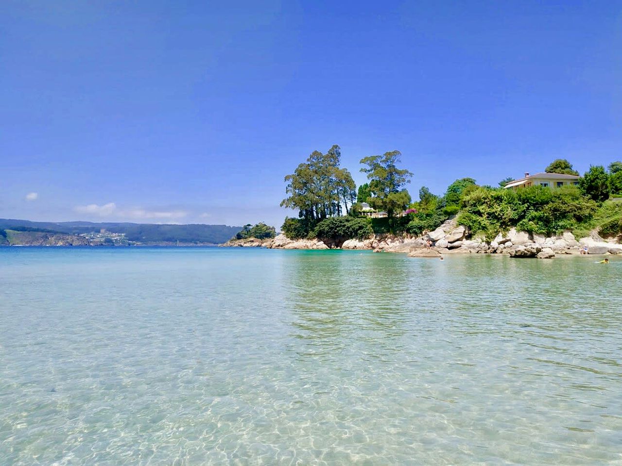 Vintage Luminous Cabin with Private Furnished Garden in Viveiro, Galicia