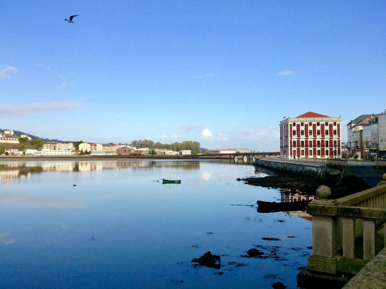 Vintage Luminous Cabin with Private Furnished Garden in Viveiro, Galicia