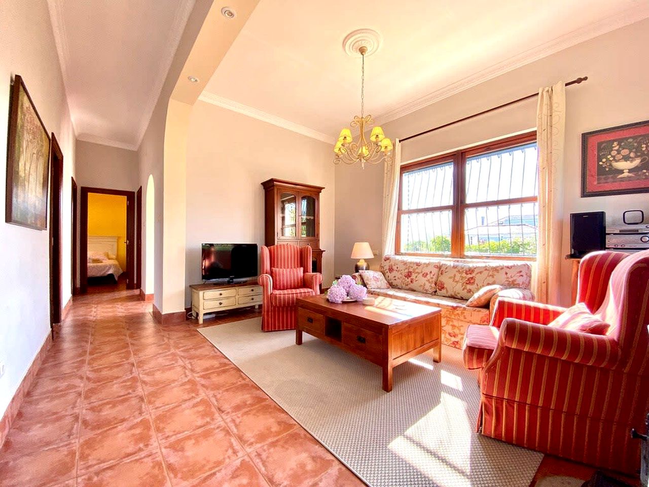 Vintage Luminous Cabin with Private Furnished Garden in Viveiro, Galicia