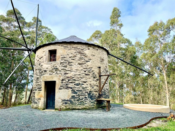 Unique Intimate Glamping Experience in a Windmill Perfect for a Couple Getaway in O Barqueiro, Galicia
