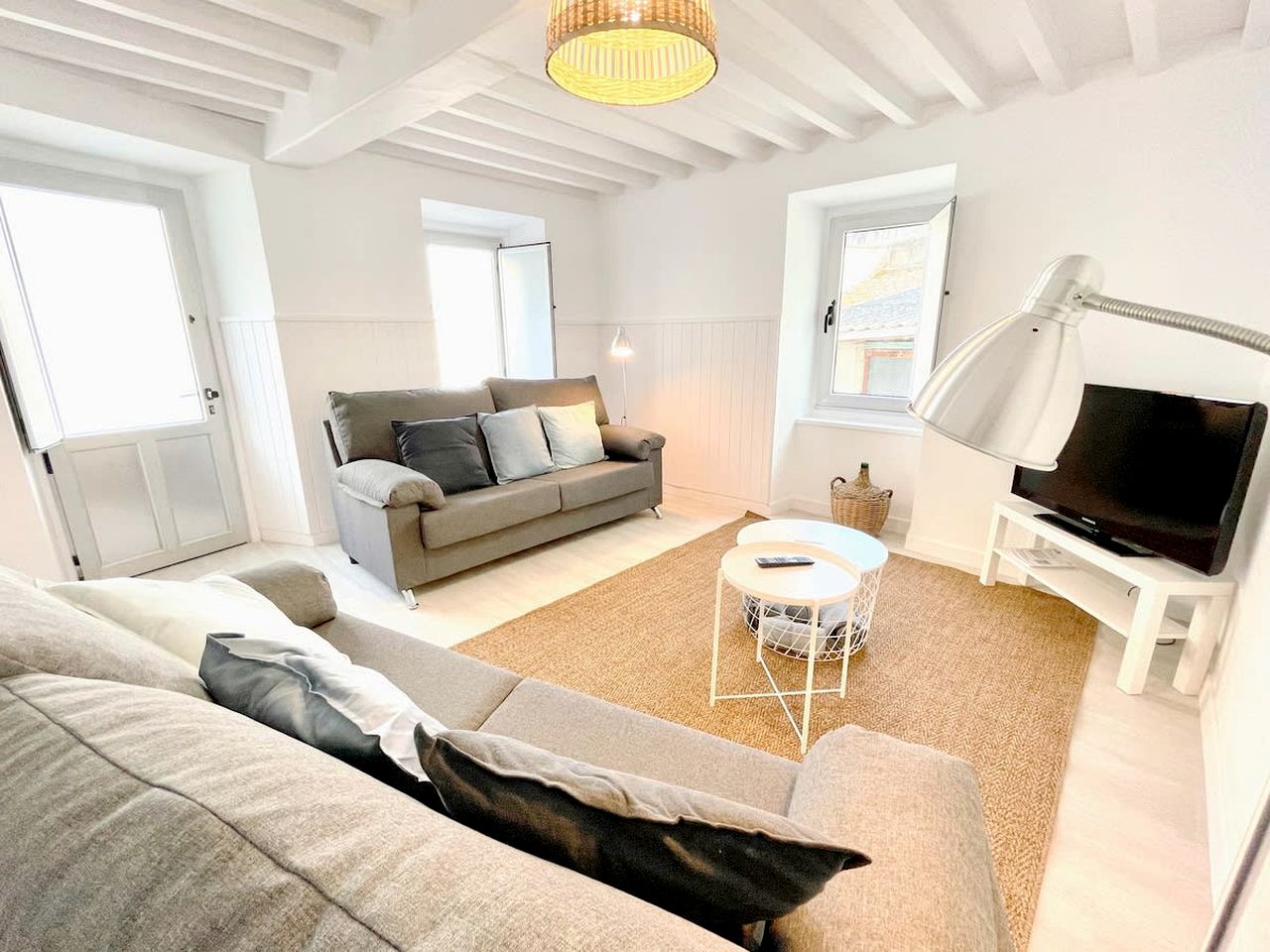 Group Beach House with BBQ and Private Patio in A Coruña, Galicia