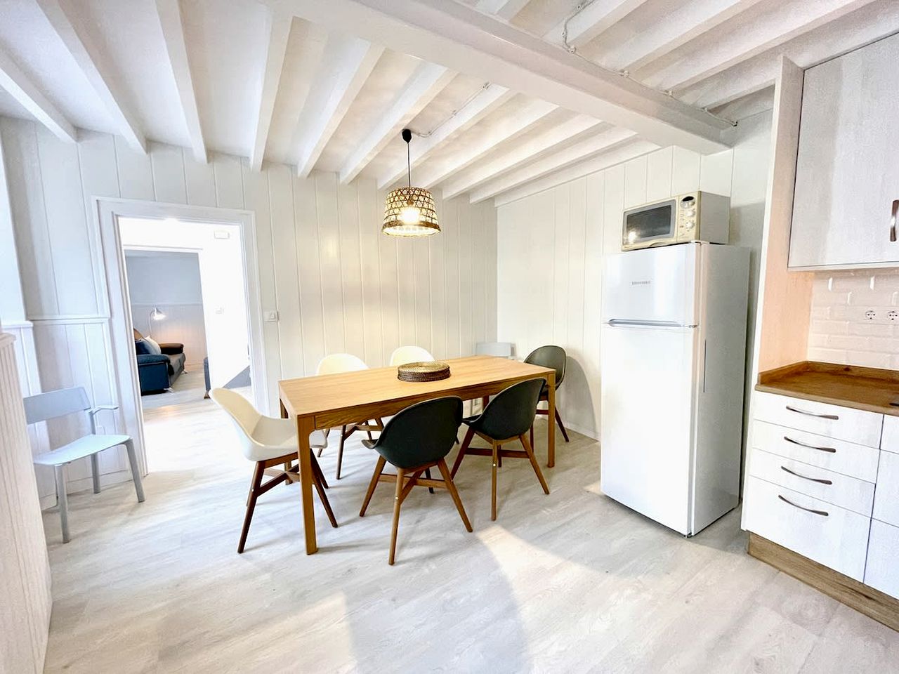 Group Beach House with BBQ and Private Patio in A Coruña, Galicia