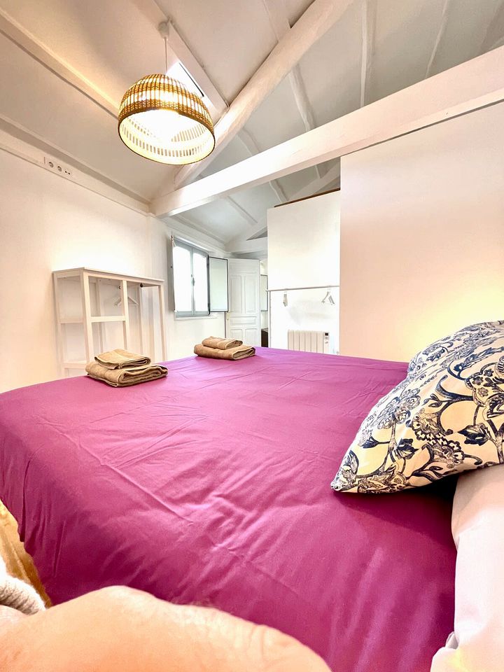 Group Beach House with BBQ and Private Patio in A Coruña, Galicia