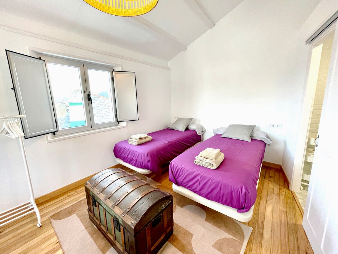 Group Beach House with BBQ and Private Patio in A Coruña, Galicia