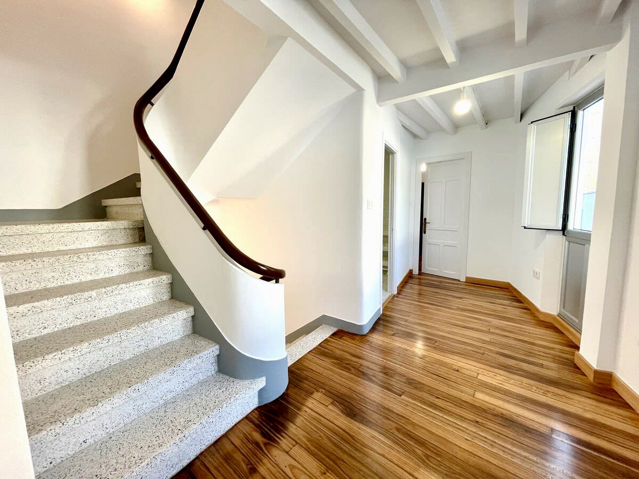 Group Beach House with BBQ and Private Patio in A Coruña, Galicia