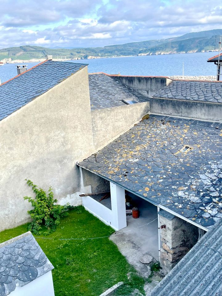 Group Beach House with BBQ and Private Patio in A Coruña, Galicia