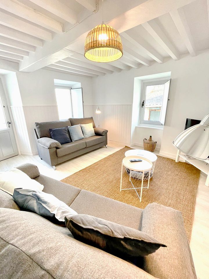 Group Beach House with BBQ and Private Patio in A Coruña, Galicia