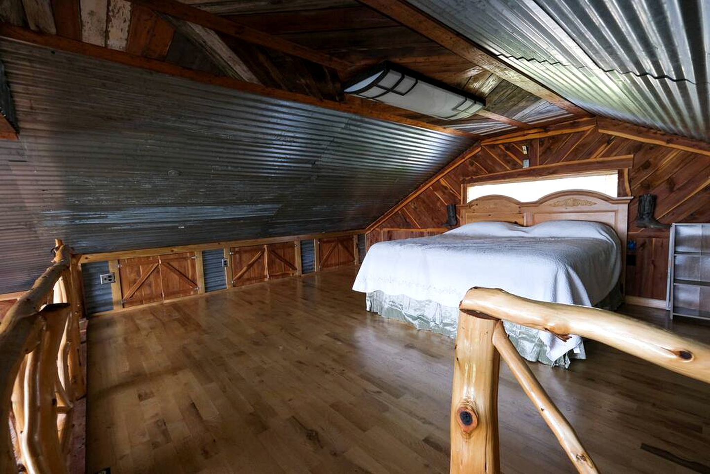 Cabin Comforts: Family Retreat for Relaxing with your Pet in Texas
