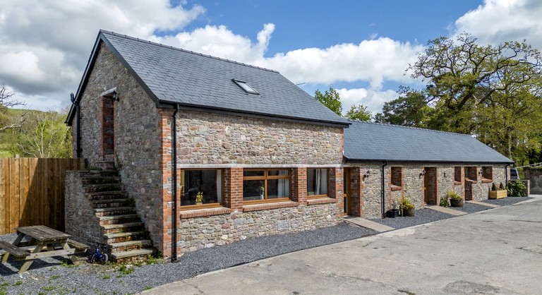 Cabins (United Kingdom, Llandovery, Wales)