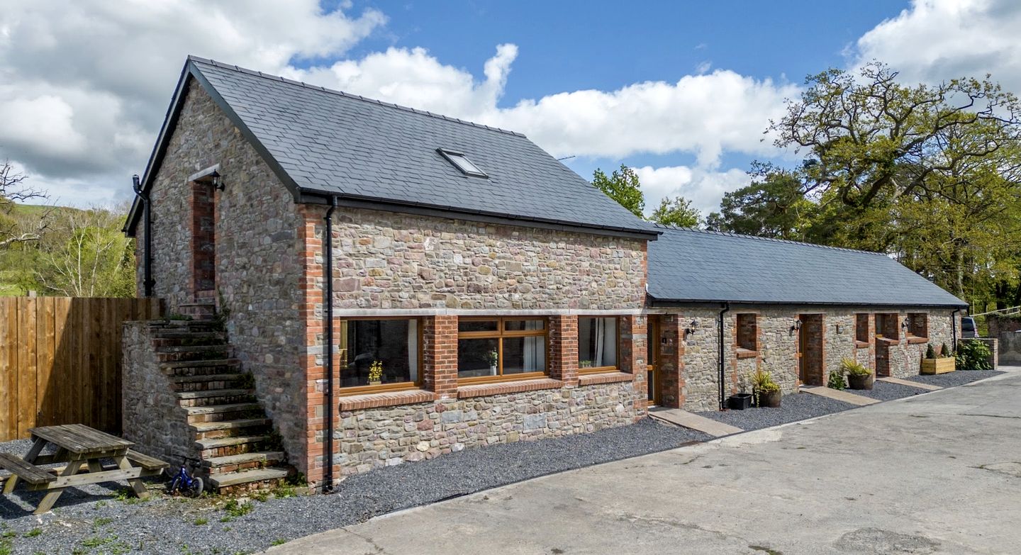 Spacious Holiday Home with Rustic Charm near Brecon Beacons in Llangadog, Mid Wales