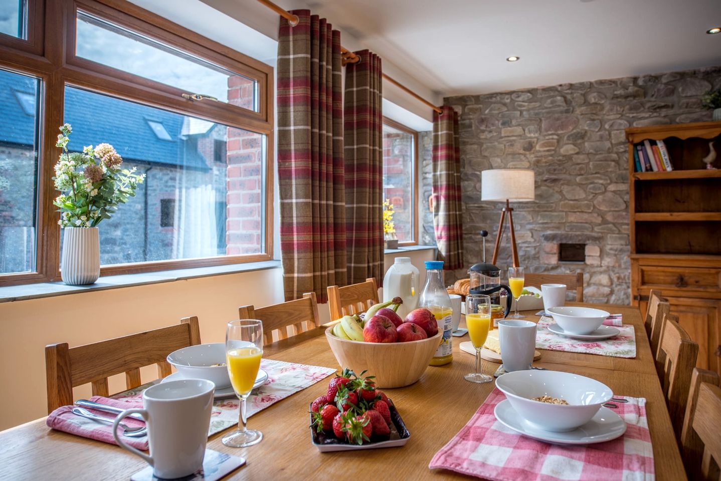 Spacious Holiday Home with Rustic Charm near Brecon Beacons in Llangadog, Mid Wales
