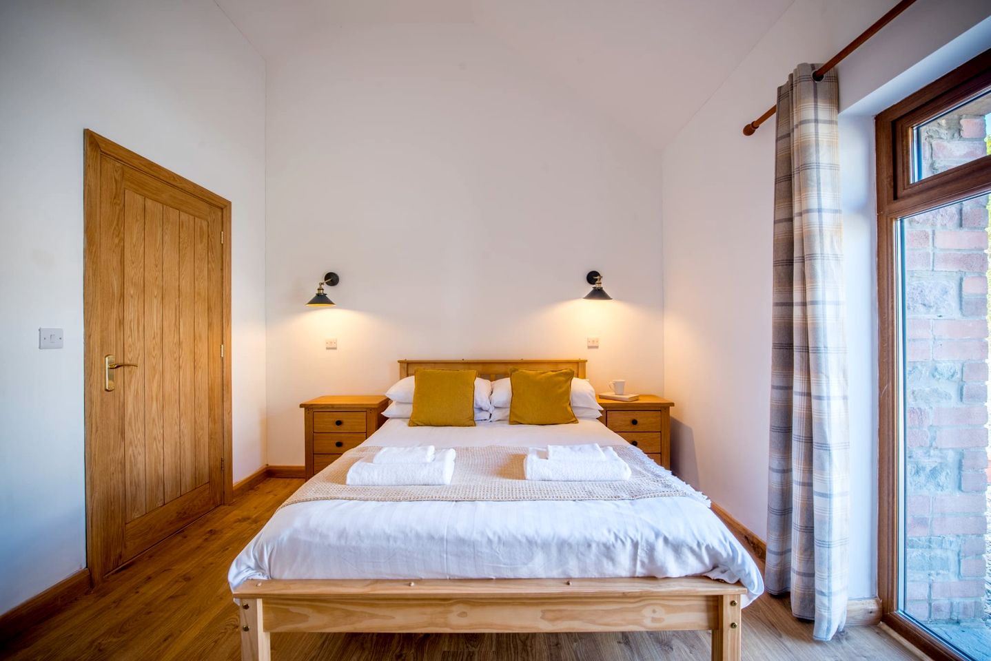 Spacious Holiday Home with Rustic Charm near Brecon Beacons in Llangadog, Mid Wales