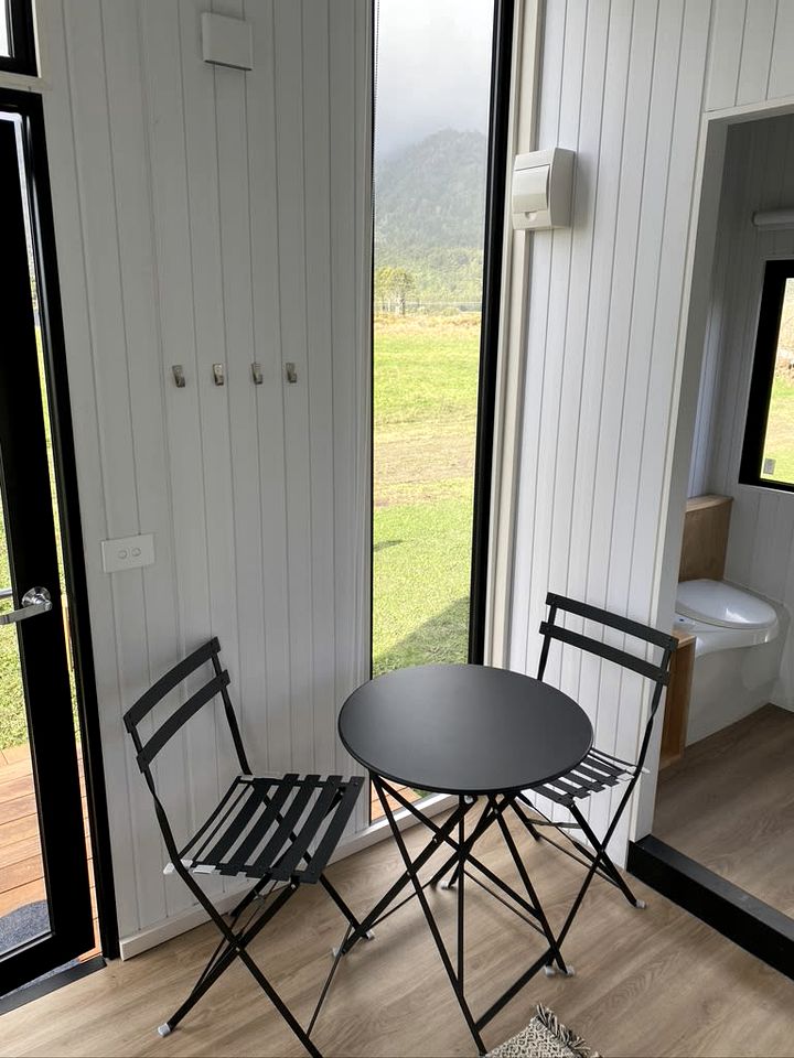 Relaxing Tiny House Stay with Beautiful Coastline Front in Mokihinui, South Island