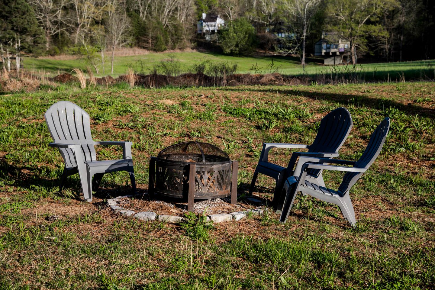 Alabama Adventure: Pet-Friendly Rustic Cabin Getaway by Lake Guntersville