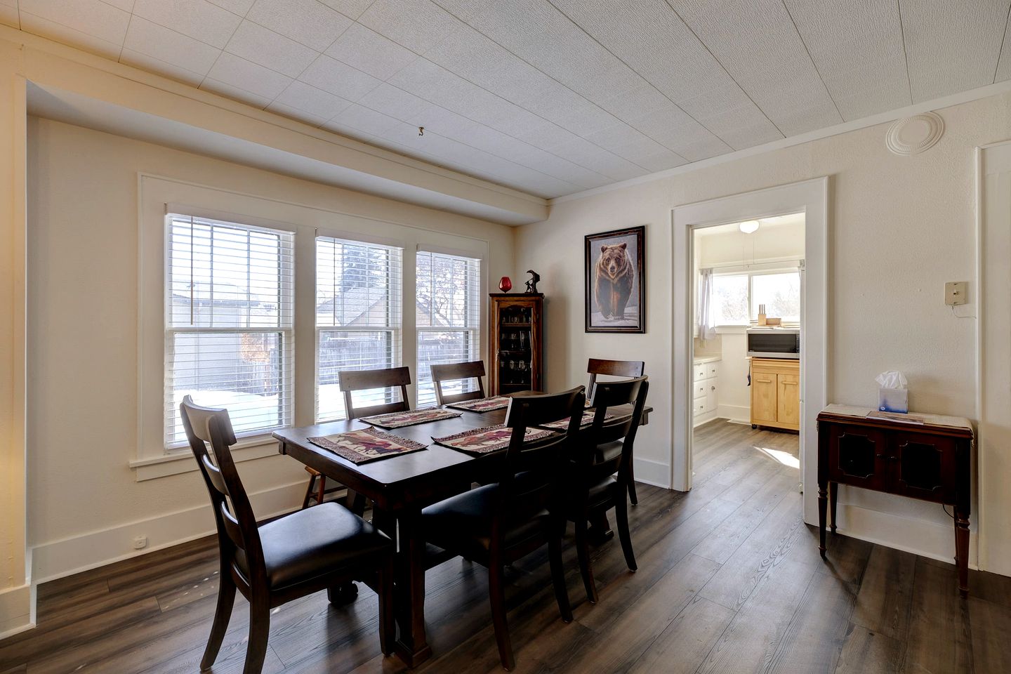 Vintage Cabin Perfect for Families and Outdoor Activities in Ranchester, Wyoming