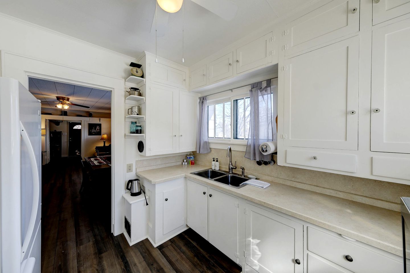 Vintage Cabin Perfect for Families and Outdoor Activities in Ranchester, Wyoming