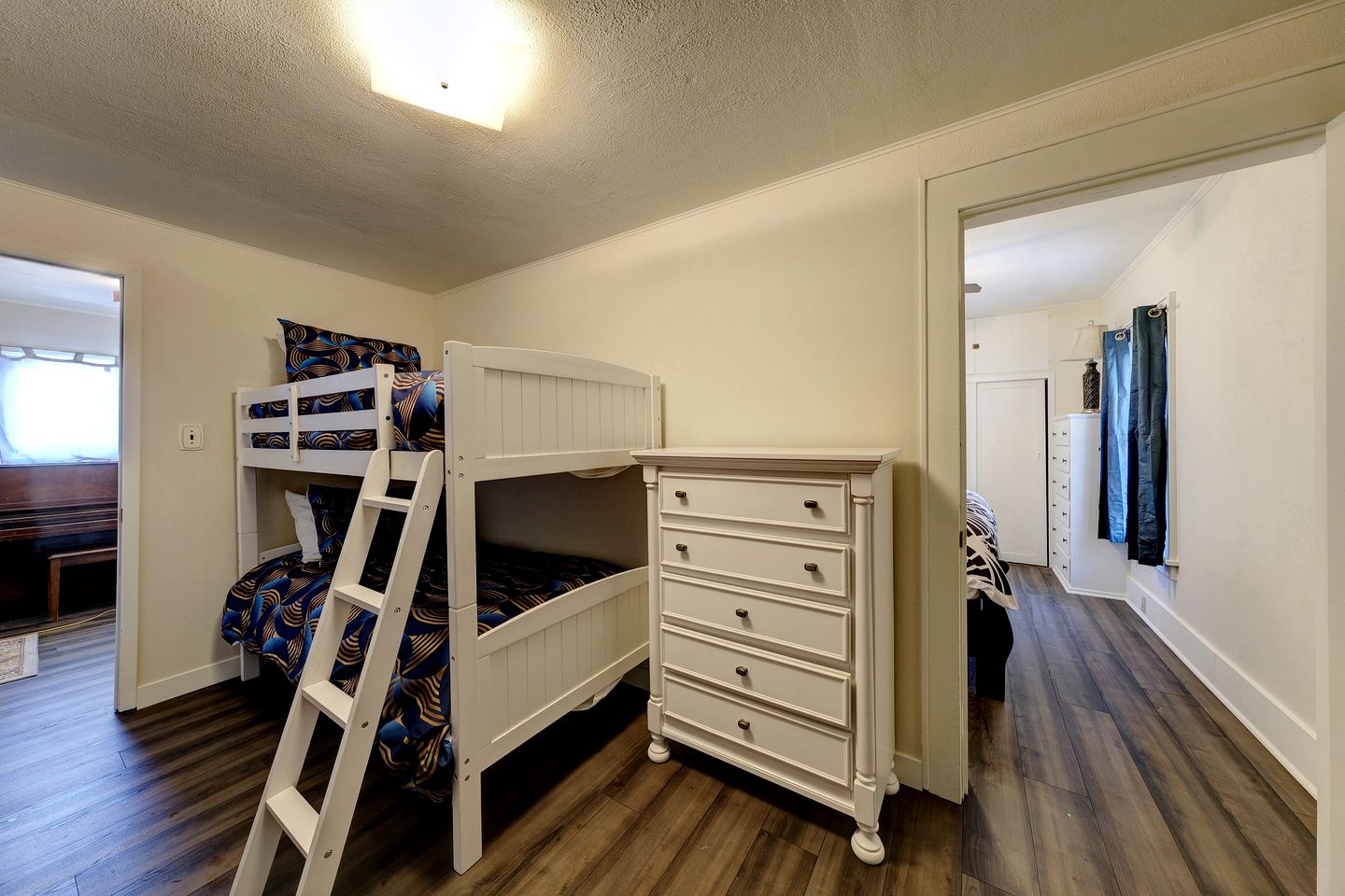 Vintage Cabin Perfect for Families and Outdoor Activities in Ranchester, Wyoming