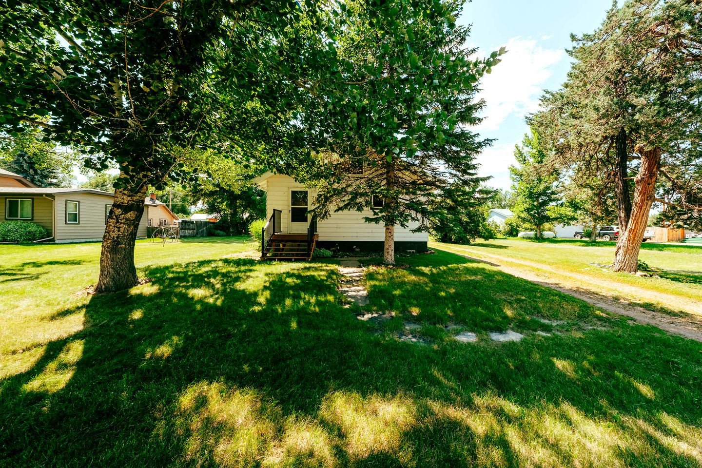 Vintage Cabin Perfect for Families and Outdoor Activities in Ranchester, Wyoming