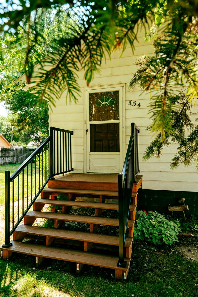 Vintage Cabin Perfect for Families and Outdoor Activities in Ranchester, Wyoming