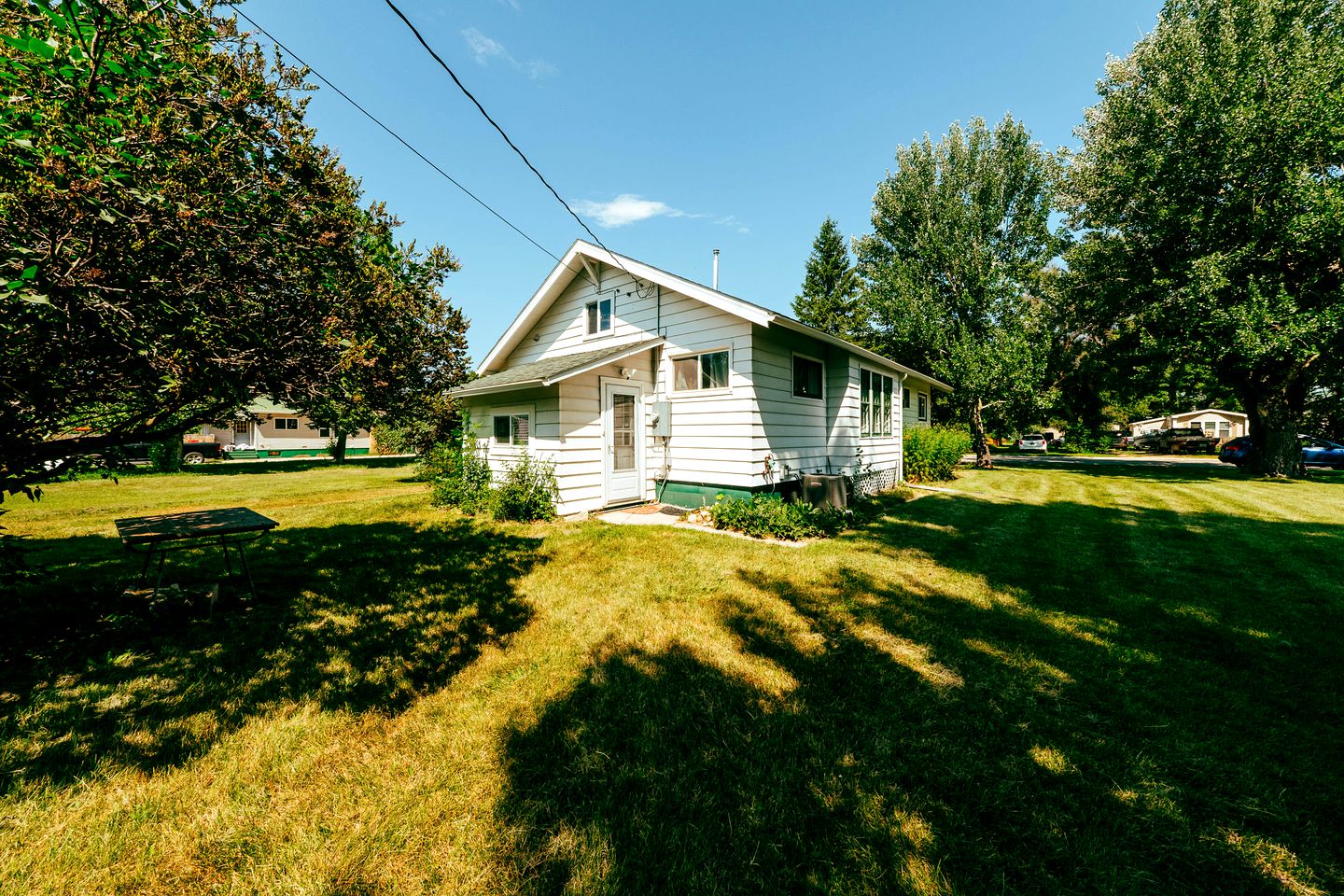 Vintage Cabin Perfect for Families and Outdoor Activities in Ranchester, Wyoming