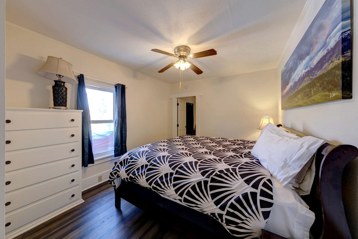 Vintage Cabin Perfect for Families and Outdoor Activities in Ranchester, Wyoming