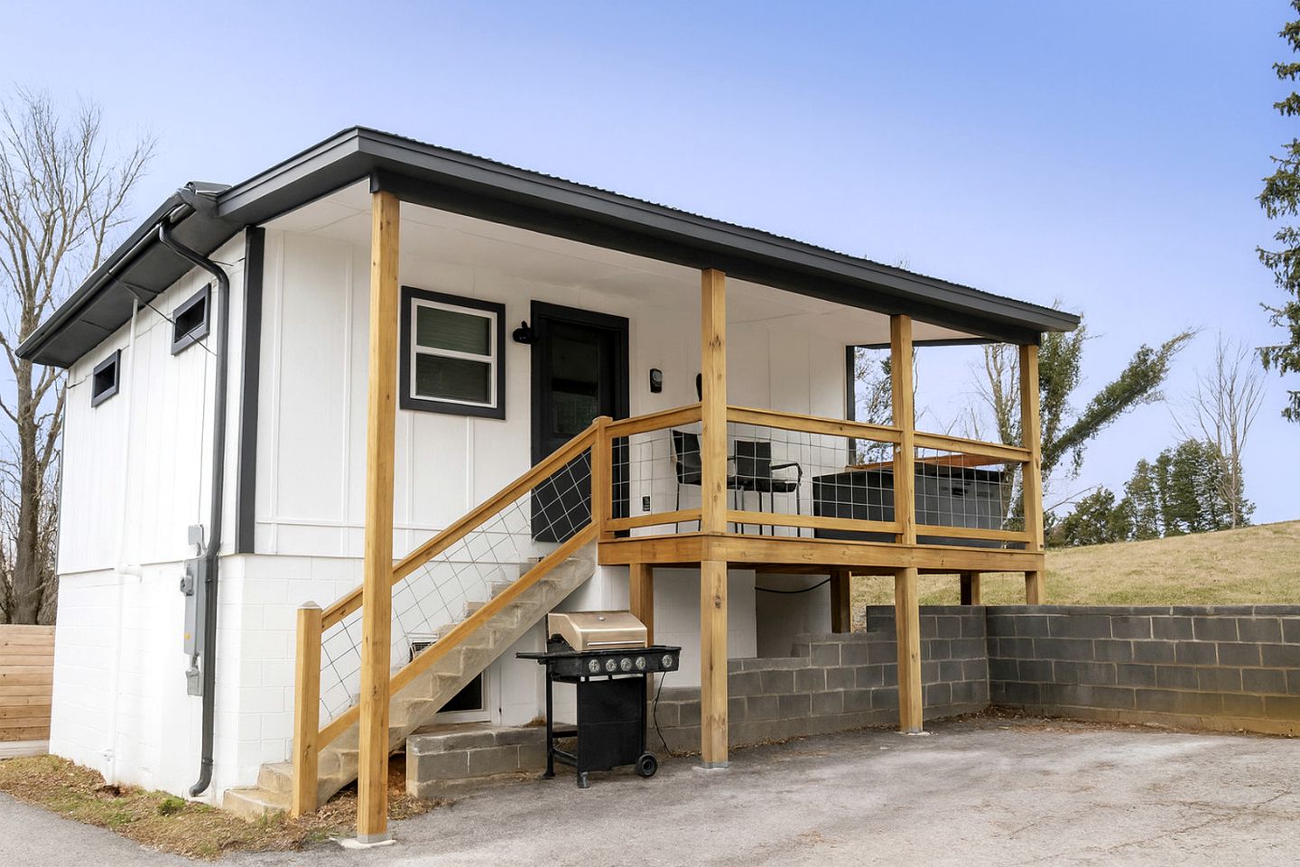 Adventure Basecamp Cottage with Private Hot Tub & Cozy Style in Copperhill, Tennessee