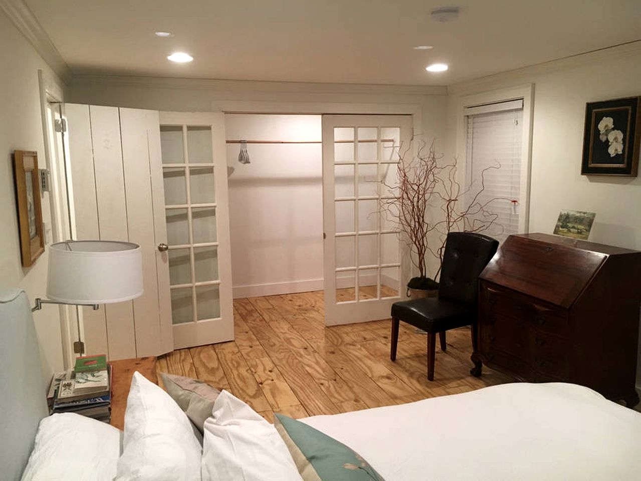 Delightful Family Getaway with a Gorgeous Deck in Washington, Connecticut