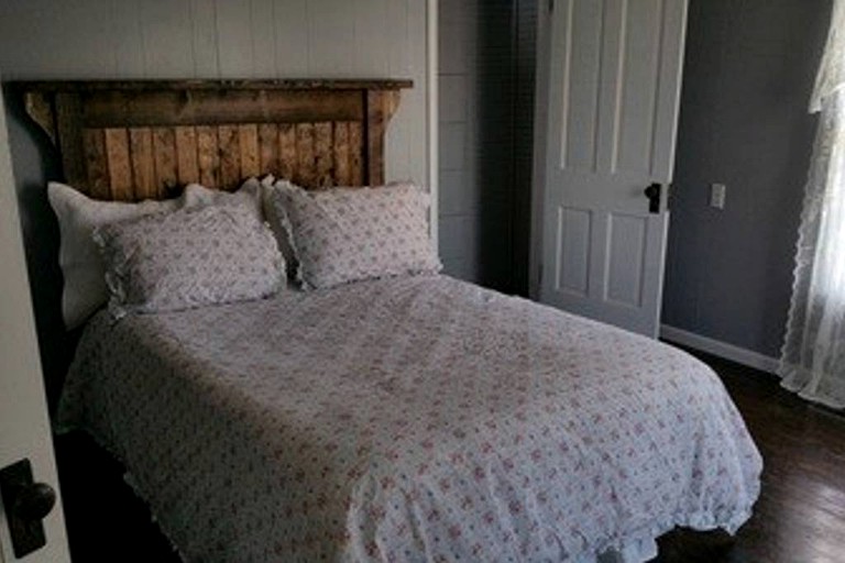 Cottages (Hartville, Missouri, United States)