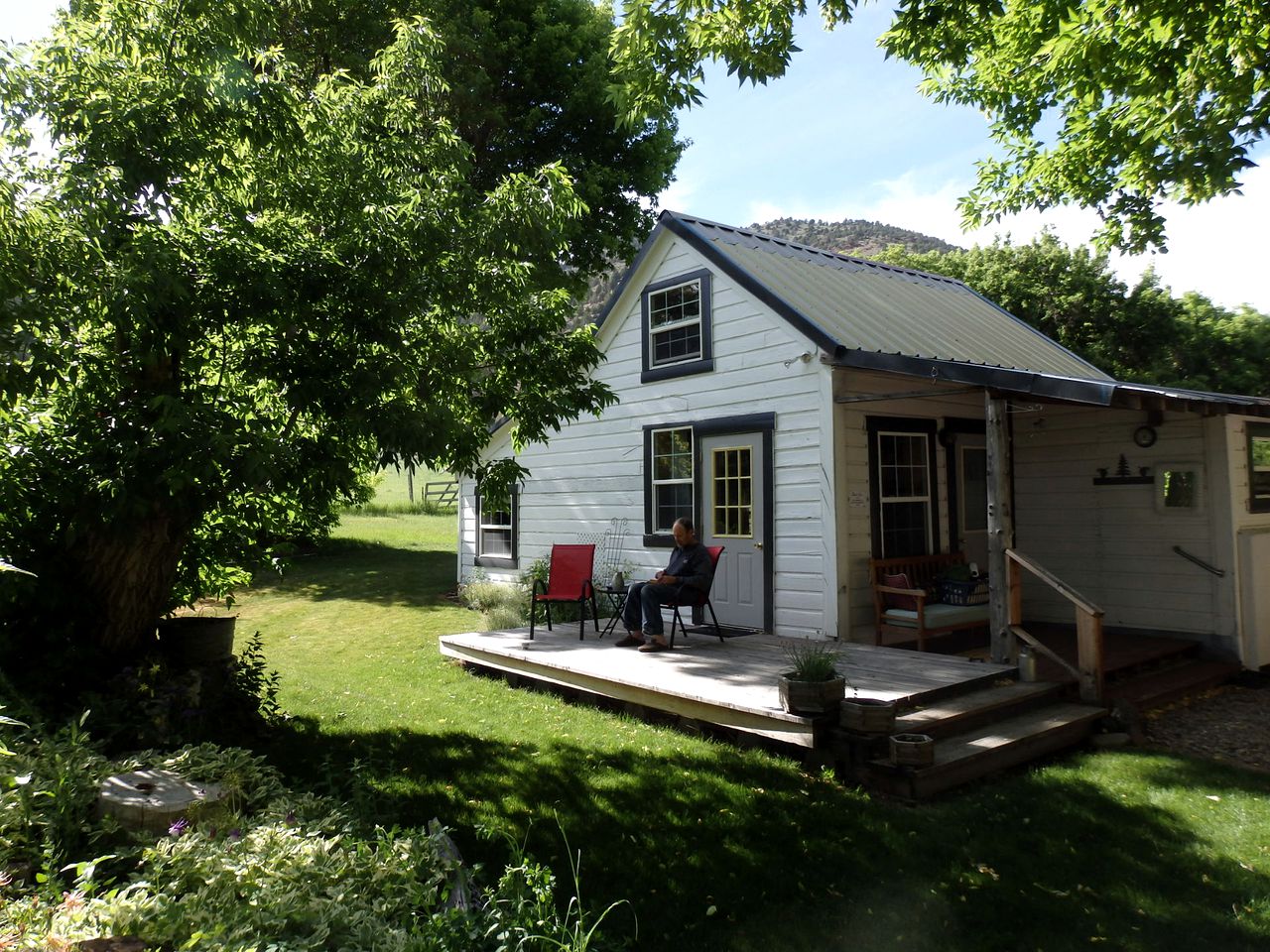 Romantic Cabin Getaway on a Secluded Organic Farm in Modoc County, California