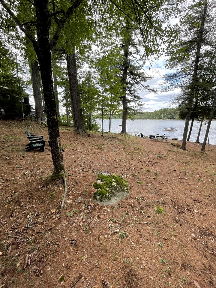 Secluded Lakefront Cottage in Raymond, Maine