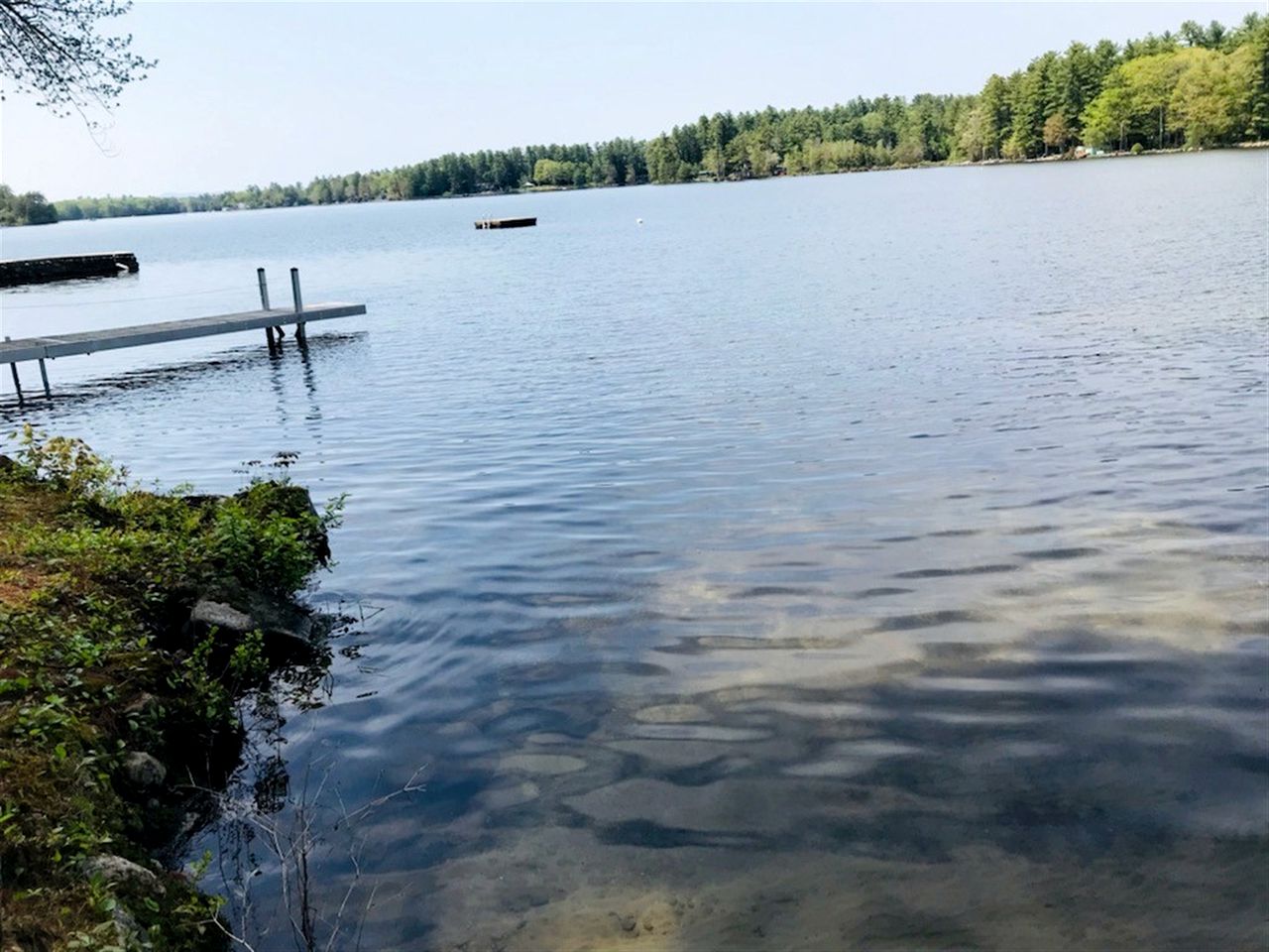 Secluded Lakefront Cottage in Raymond, Maine