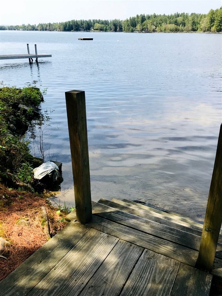 Secluded Lakefront Cottage in Raymond, Maine