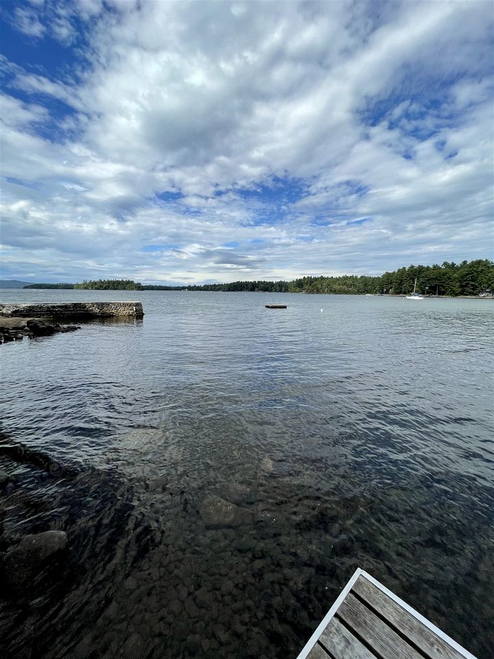 Secluded Lakefront Cottage in Raymond, Maine