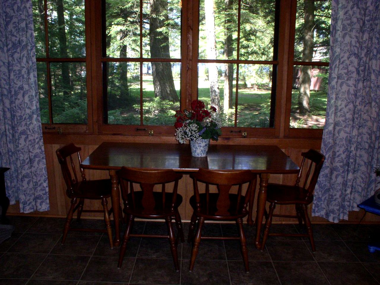 Cozy Cottage Rental with Lovely Beach Views on Halfmoon Lake, New Hampshire