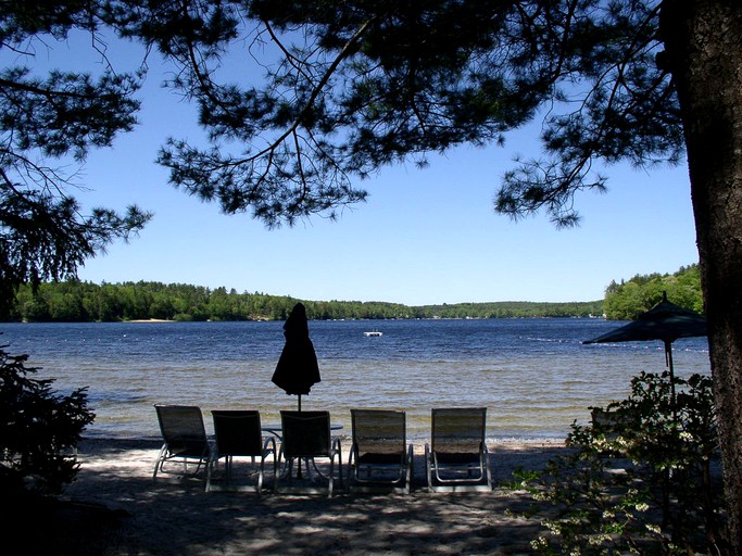 Beach Houses (Alton, New Hampshire, United States)