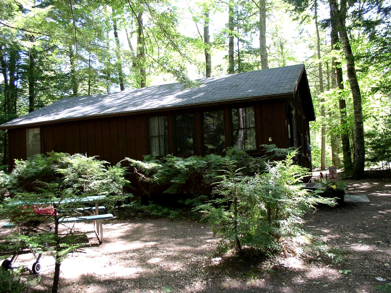 Cozy Cottage Rental with Lovely Beach Views on Halfmoon Lake, New Hampshire