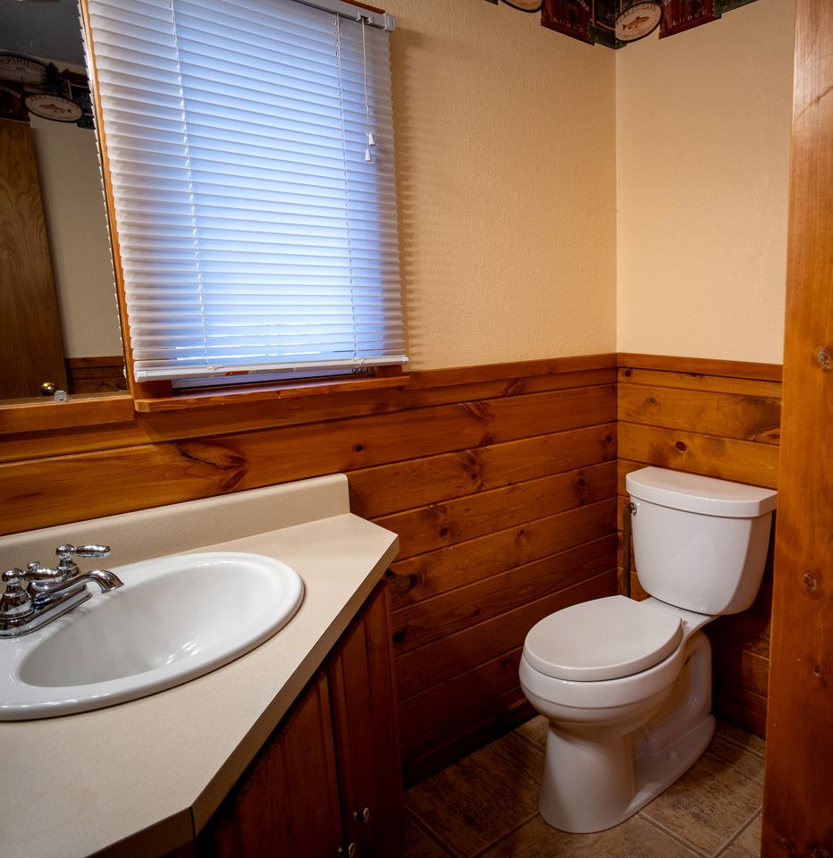 Classic Lakeview Cabin with Fireplace, Sunset Views & Family Charm Near Birch Lake, Babbitt, Minnesota