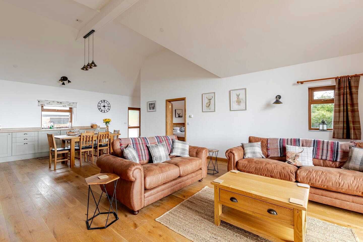 Charming Countryside Holiday Home with Scenic Views near Llangadog, Carmarthenshire