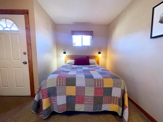Cabins (United States of America, Mount Camel, Utah)