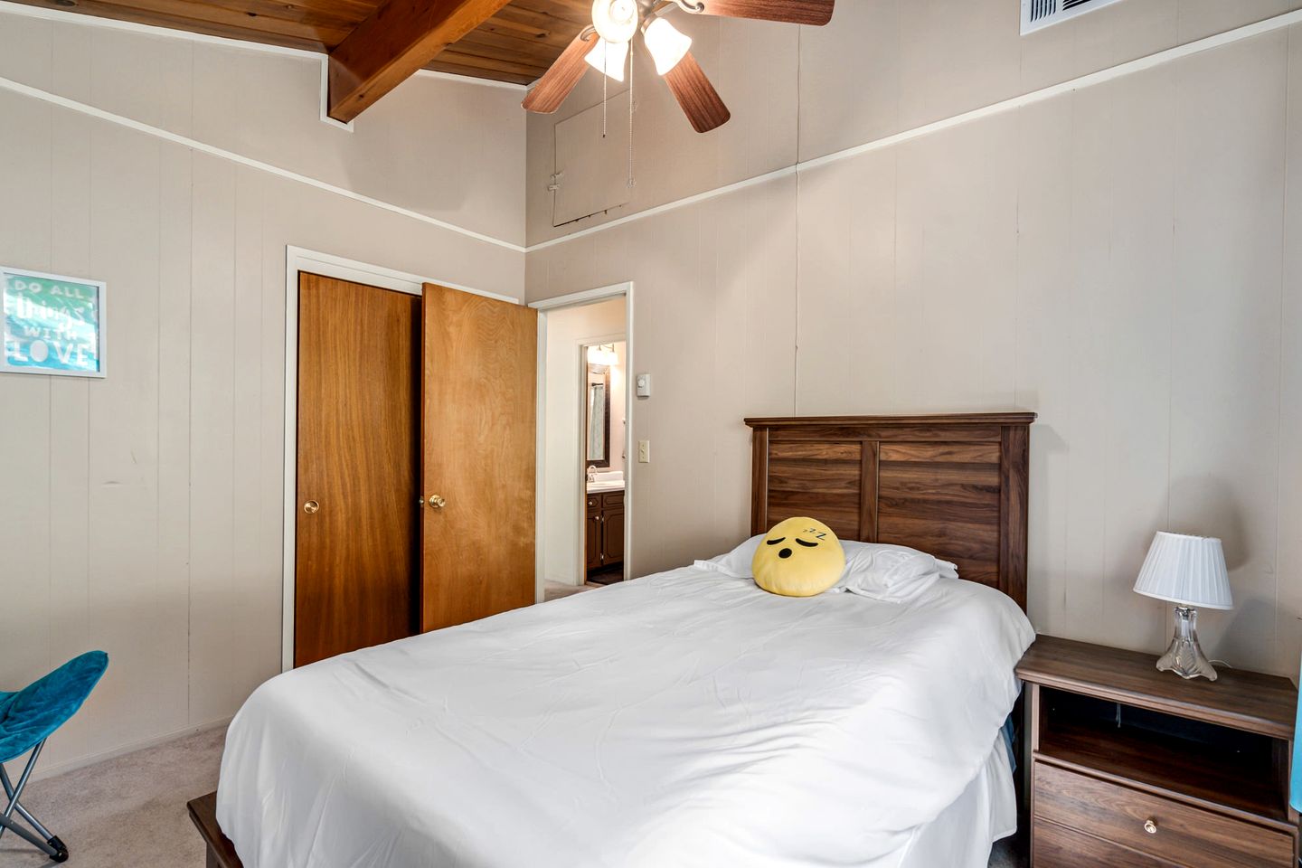 Idyllic Cabin in Resort Community for Family Getaways near Yosemite National Park in Groveland, California