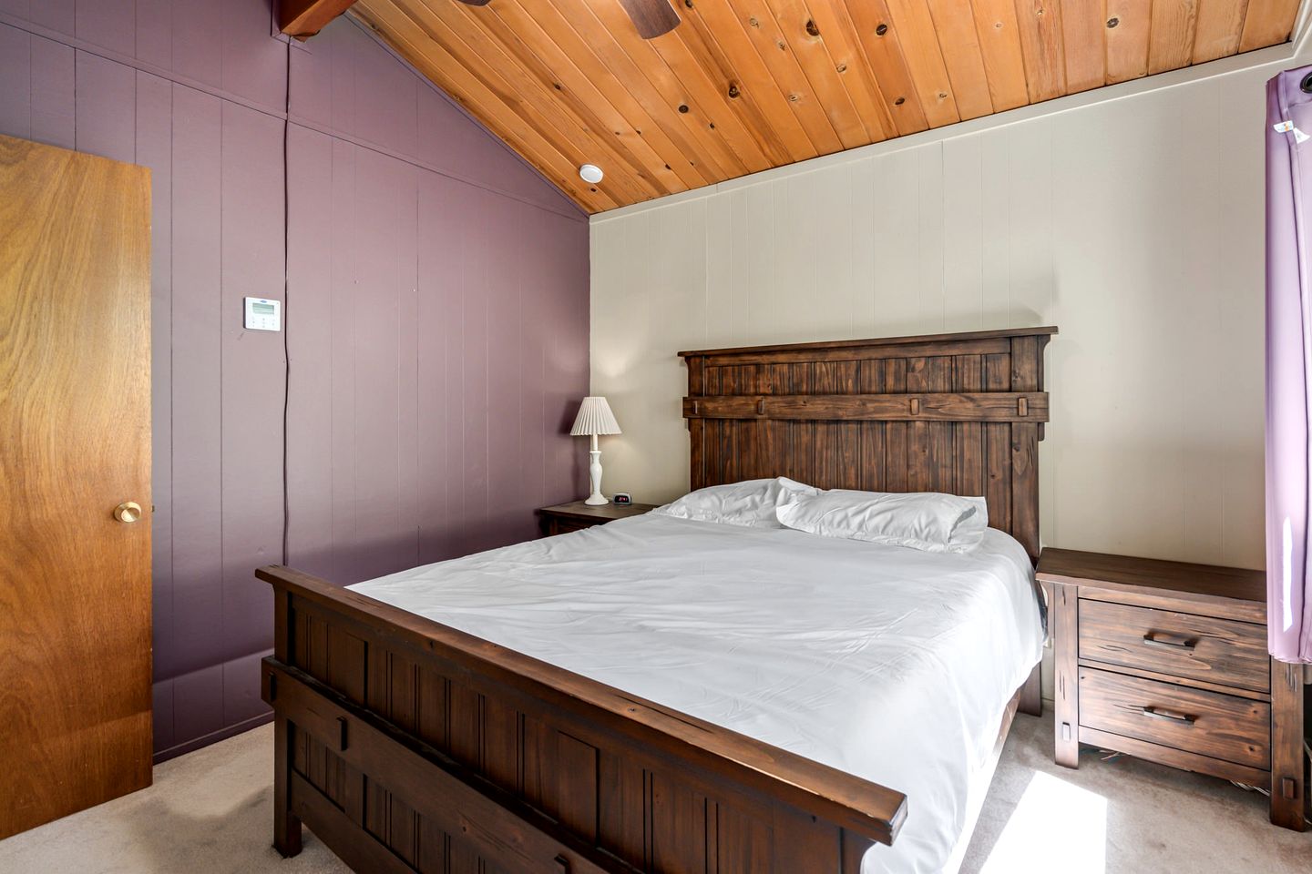 Idyllic Cabin in Resort Community for Family Getaways near Yosemite National Park in Groveland, California