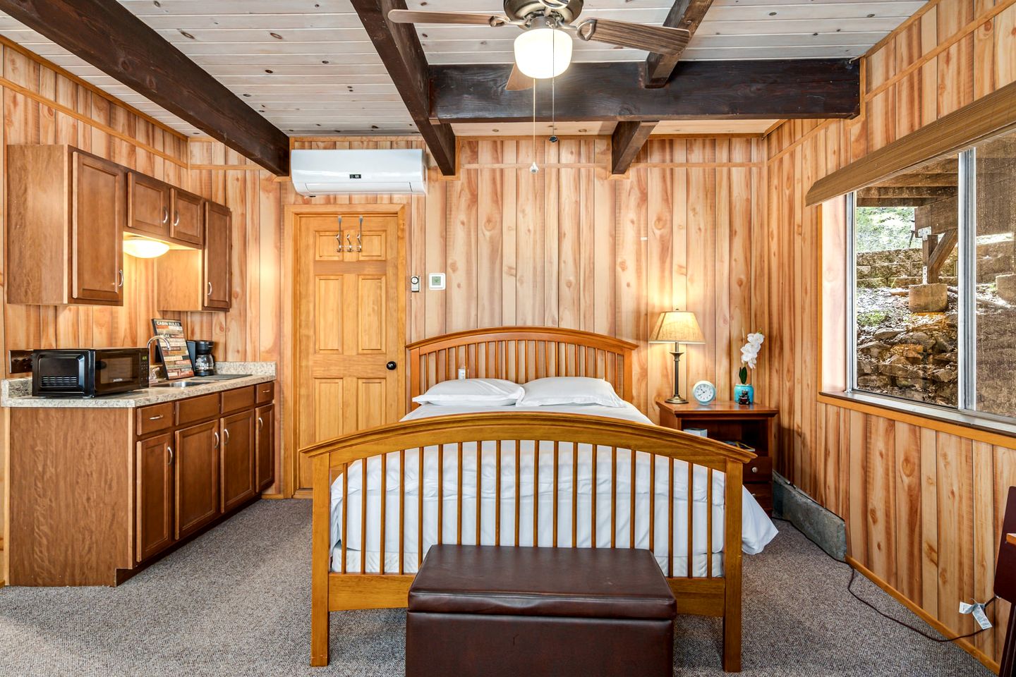 Idyllic Cabin in Resort Community for Family Getaways near Yosemite National Park in Groveland, California