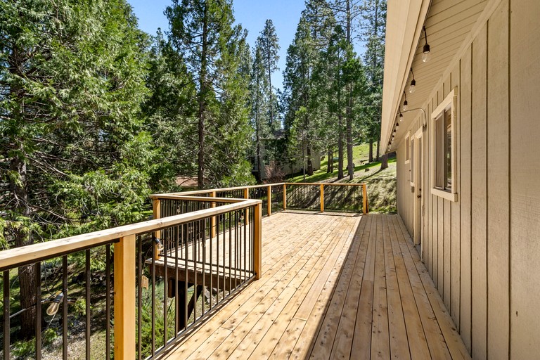 Cabins (United States of America, Groveland, California)